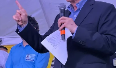 Álvaro Uribe Vélez.