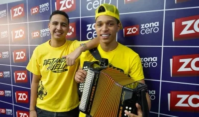 Martín Elías Jr. y el acordeonero Santiago Oñate. 