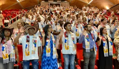 Los estudiantes durante el acto en el auditorio de la Fábrica de Cultura. 