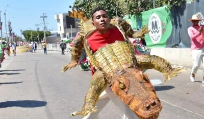 Imagen de una presentación en la Batalla de Flores de la Vía 40.