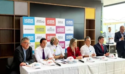 Mauricio Cárdenas, David Luna, Juan Daniel Oviedo, Vicky Dávila, Aníbal Gaviria y Juan Manuel Galán.