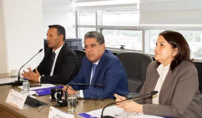 El contralor Carlos Hernán Rodríguez se reunió con el ministro de Defensa, Pedro Sánchez.