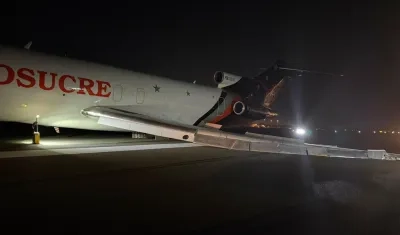 Así quedó el avión tras el incidente. 