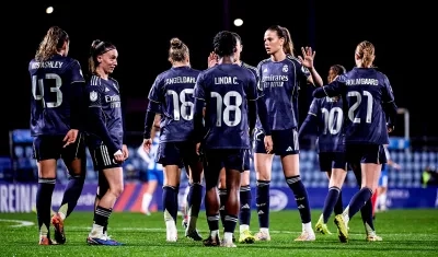 Jugadoras del Real Madrid celebrando uno de los goles.