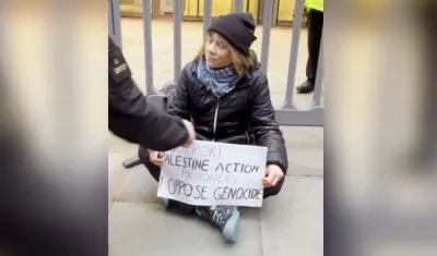 Activista Greta Thunberg al momento de su arresto.