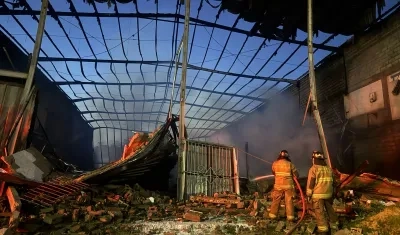 Incendio consumió fábrica de colchones en Malambo