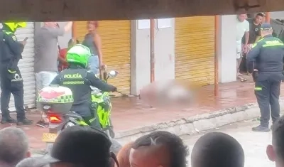 Asesinan a un hombre de 62 años cuando jugaba dominó en Villa Adela 