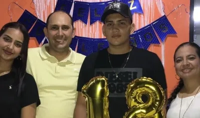 Los pastores Marlon Lora y su esposa Yurlay Rincón; al igual que sus hijos Ángela y Santiago Lora Rincón.