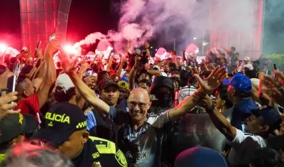 El técnico Alfredo Arias fue aclamado por la hinchada de Junior, que coreó su apellido. .