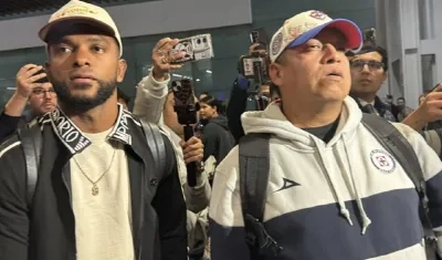 Miguel Borja no dio declaraciones a su llegada a Ciudad de México.