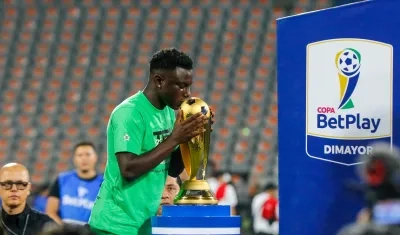 Marino Hinestroza tras coronarse campeón de la Copa Colombia con Atlético Nacional. 