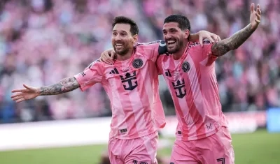 Los argentinos Lionel Messi y Rodrigo De Paul, jugadores del Inter de Miami. 
