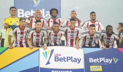 Formación inicialista de Junior contra América de Cali. 