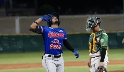 El dominicano Shalin Polanco llega al plato tras conectar jonrón en el cuarto inning.