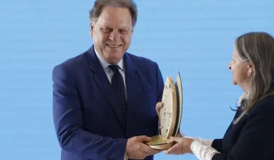 Ramón Jesurun fue escogido como dirigente del año por el periódico El Espectador.