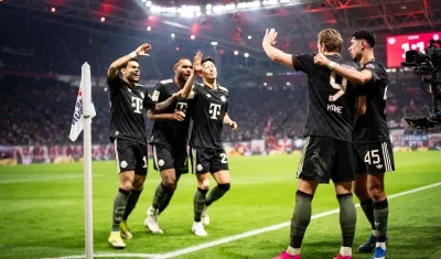 La celebración de los jugadores del Bayern Múnich, incluido Luis Díaz.