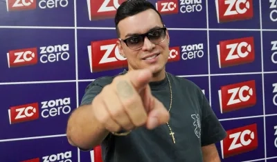 Yeison Jiménez cuando visitó la sala de redacción de Zona Cero. 