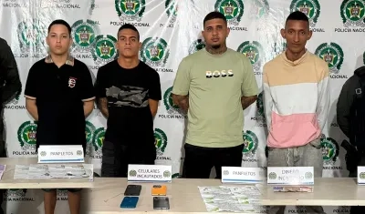 Cuatro de los capturados por parte del Gaula de la Policía. 