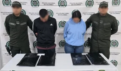 La pareja fue capturada por la Policía Antinarcóticos. 