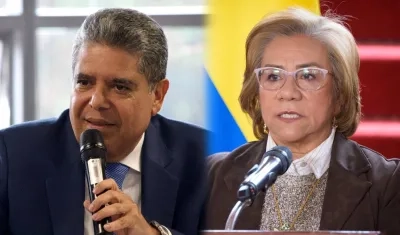 El contralor Carlos Hernán Rodríguez y la canciller Rosa Villavicencio.