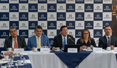 El Contralor Carlos Hernán Rodríguez, el Procurador Gregorio Eljach, el Registrador Hernán Penagos, la Fiscal Luz Adriana Camargo y el Ministro de Defensa Pedro Sánchez.