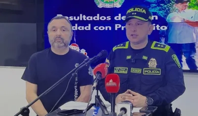 El jefe de la Oficina de Seguridad y Convivencia del Distrito, Yesid Turbay, y el comandante de la Mebar, general Miguel Camelo