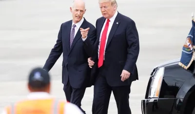 El senador Rick Scott y el Presidente de Estados Unidos, Donald Trump.