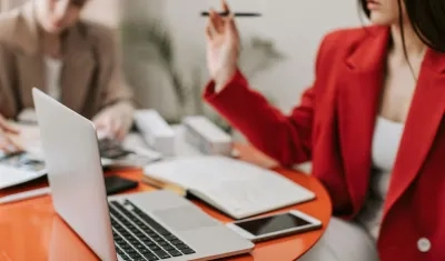 Los empleados que cumplan con este requisito tienen fuero de estabilidad laboral reforzada. 