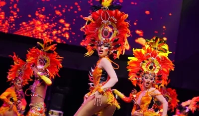 Se presentaron más de cien comparsas tanto de fantasía, como de tradición popular. 