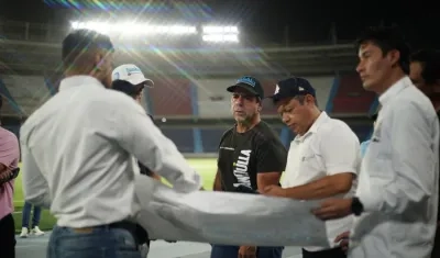 Alcalde Alejandro Char dando inicio a las obras en el 'Metro'. 