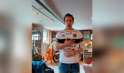 Ryan Reynolds con la camiseta del Inter de Bogotá.