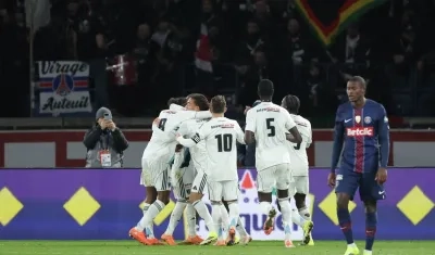 La celebración de los jugadores del París FC.