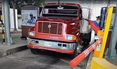 Momento de un cobro ilegal.