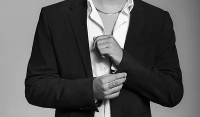 Yeison Jiménez, cantante de música popular fallecido en un accidente aéreo. 