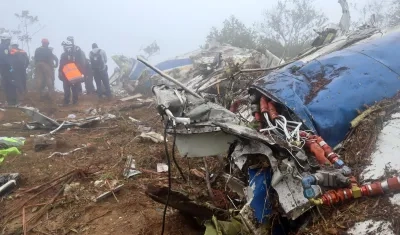 Avión Satena accidentando