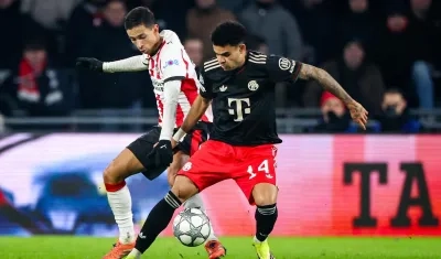 Luis Díaz en acción durante el encuentro.