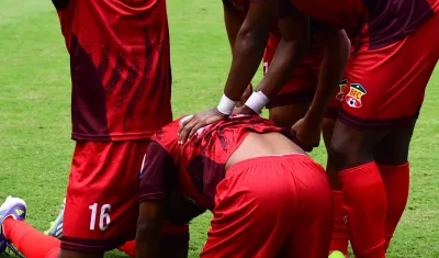 Jugadores del Barranquilla FC celebran uno de los goles ante Atlético.