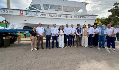 El ministro de Salud, Guillermo Jaramillo, durante la entrega de ambulancias. 