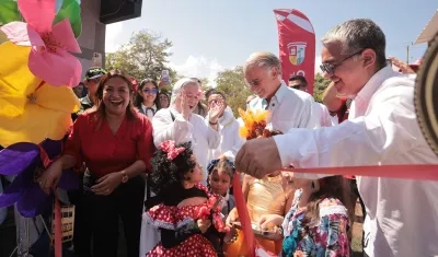 Gobernador Verano en la bienvenida de los estudiantes en el regreso a clases. 