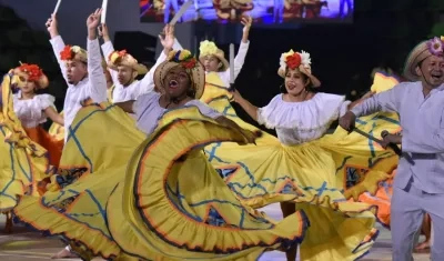 Danzas representativas del Carnaval estarán en la Plaza de la Paz.