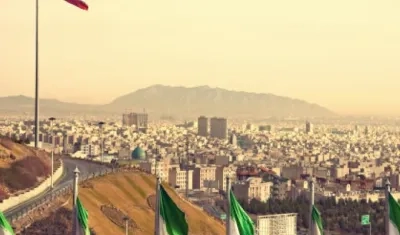 Iniciamos el 2026 con poesía iraní.