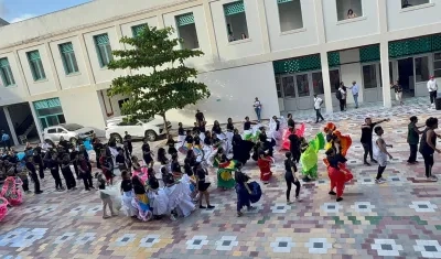 Estudiantes de dela EDA también harán parte. 