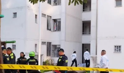 La Sijin acordonó el área donde quedó tendido el cuerpo del hombre. 