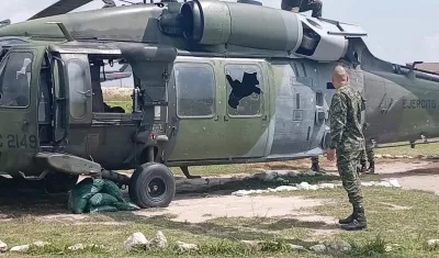 El helicóptero afectado tras el ataque con drones en zona rural de Montecristo, Bolívar. 