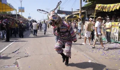 Desde Pital de Megua, el 'Burro Corcoveón' desfilando en la Batalla de Flores