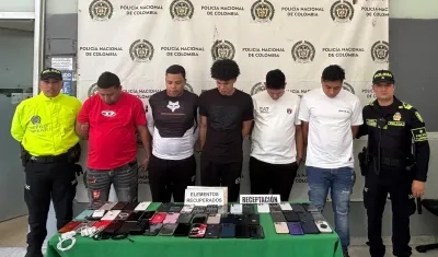 Los cinco capturados.