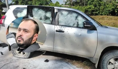 Así quedó la camioneta después del atentado.