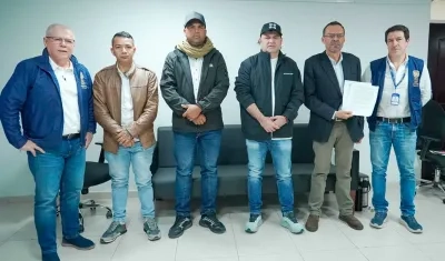 Diálogos de paz entre el Gobierno y las ACSN.