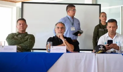 El director de la Policía, MinInterior y MinDefensa.