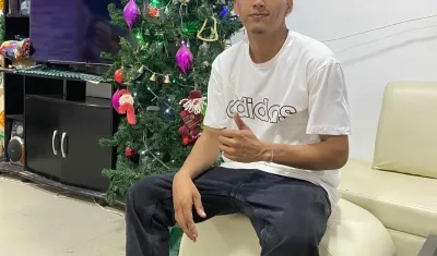 Alex Yuyceth Torres Suárez. 